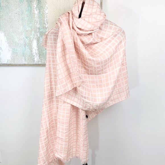 Banana Republic Accessories - BANANA REPUBLIC PASTEL PINK SHAWL/SCARF. NWOT.
